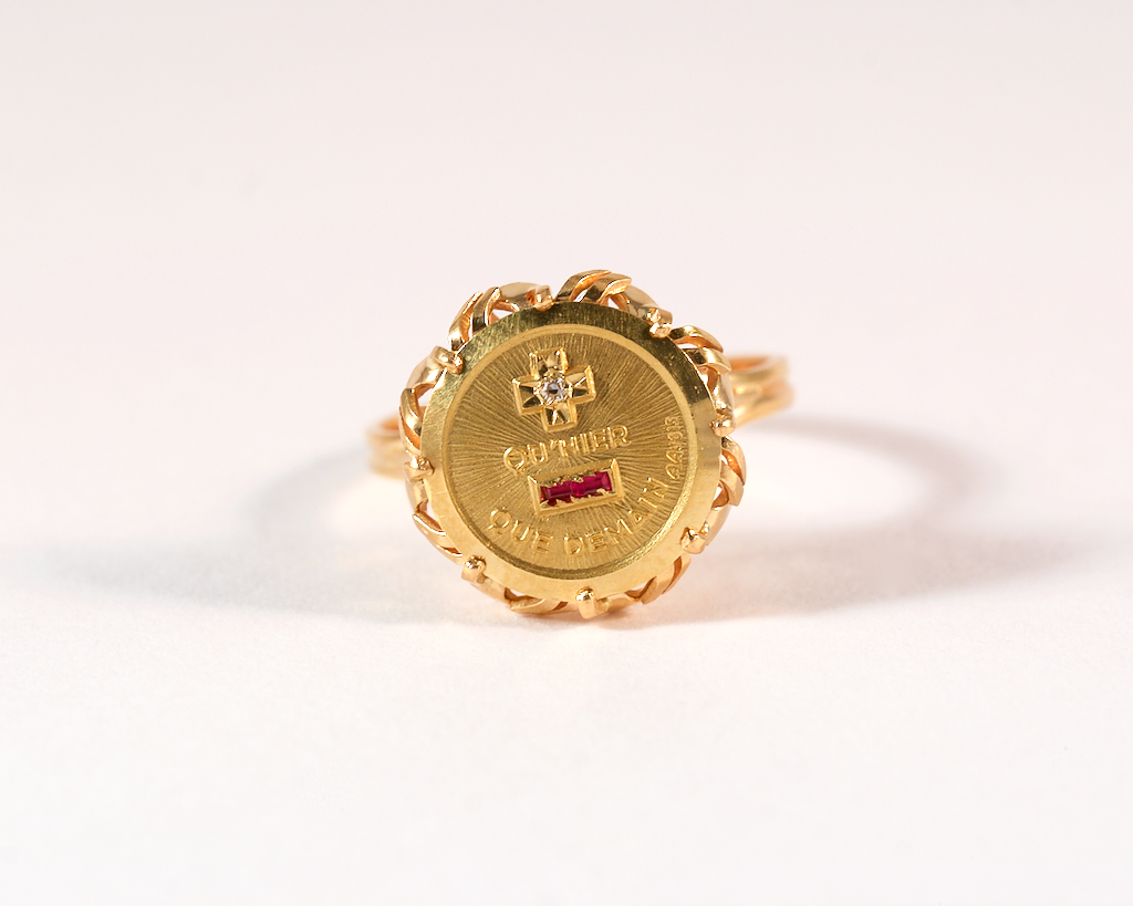 Médaille D'amour Augis — Or 18k, 4,30 G, Gravure "Plus Qu'hier Moins Que Demain", Occasion